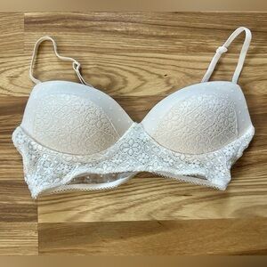 Victoria's Secret Lace Bra - Cream M